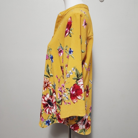 Profile Apparel Mustard Floral Split Neck ¾ Sleeve Blouse Size Medium - Picture 3 of 7